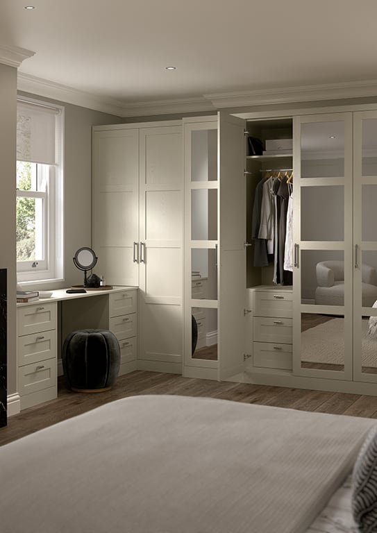 Stone fitted bedroom wardrobe